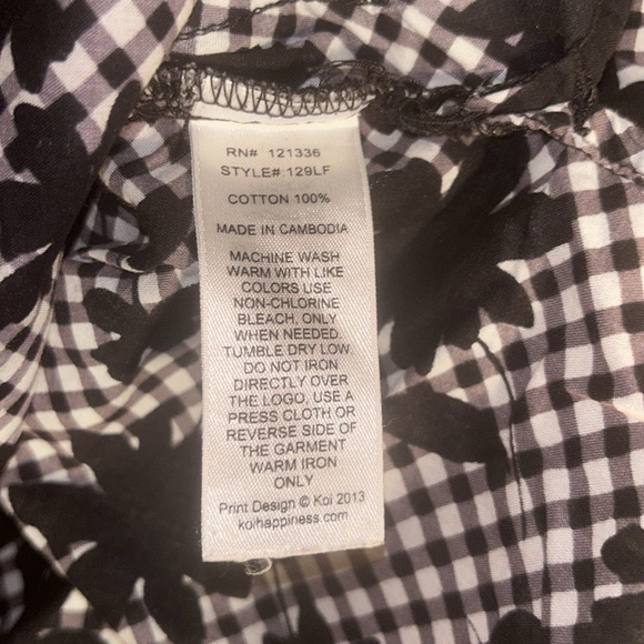 Koi XL Limited Edition Scrub Top - Picture 10 of 10